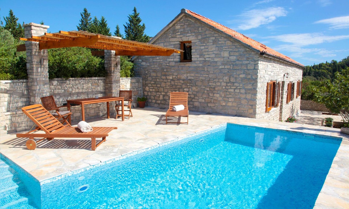 Pupnat Villa | Fig Tree Villa - A traditional stone villa set in an olive grove