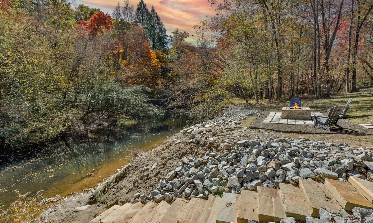 McCaysville Cabin | FightingTown Escape | Blue Ridge, GA