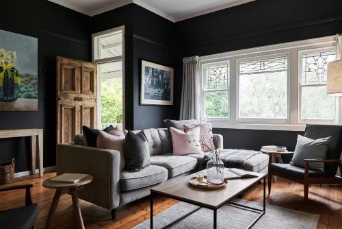 Warburton House | Film Makers Cottage