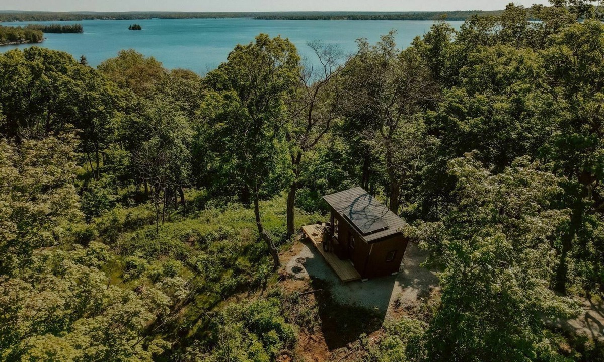 Calabogie Cabin | Finch Cabin | Eco-friendly Tiny Home Escape