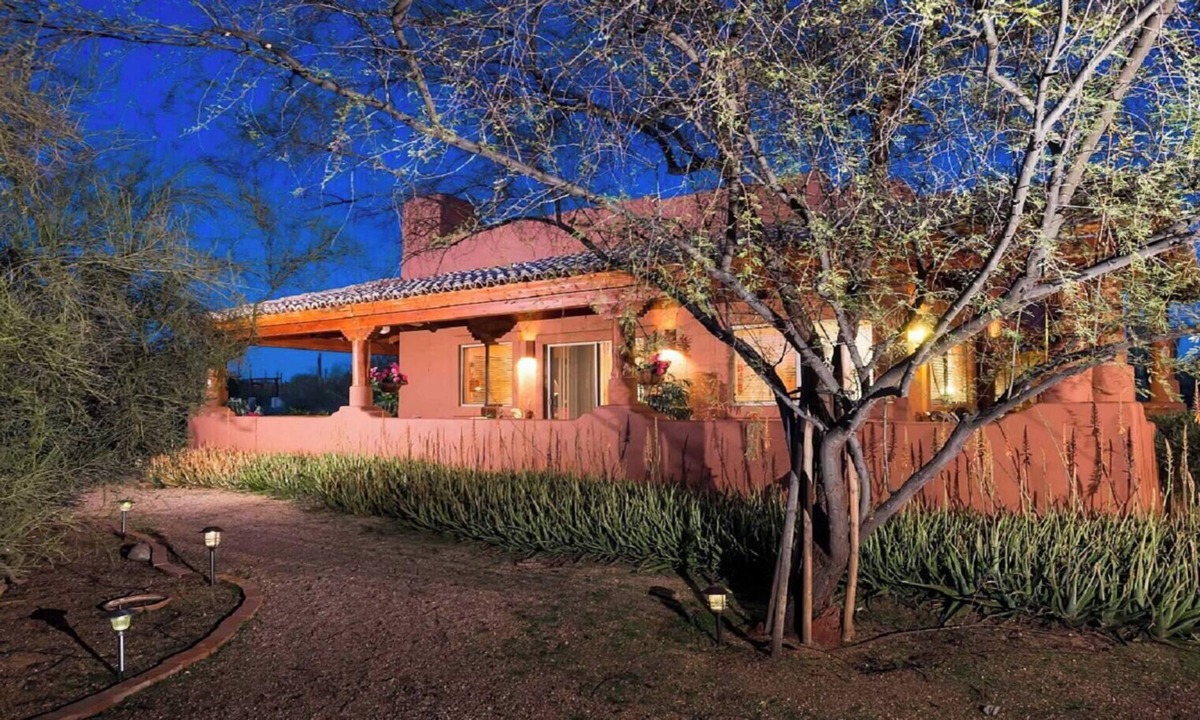 Pinnacle Peak House | Find Peace In our Southwest Desert Casita