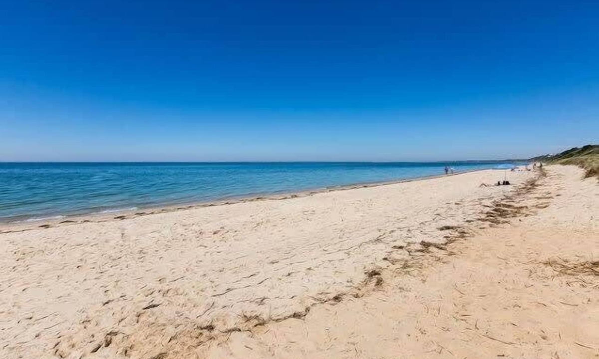 Truro House | Find Relaxation at Corn Hill Beach!