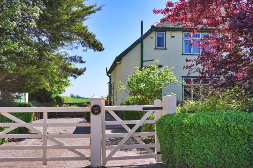 Ault Hucknall House | Finest Retreats - Bryn Tor