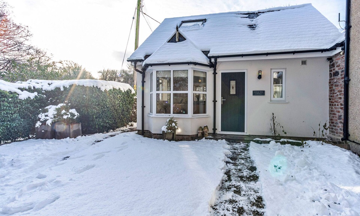 Ruthin Cottage | Finest Retreats | Cedar Tree Cottage