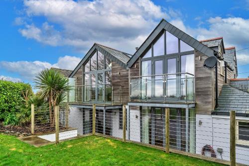 Philleigh House | Finest Retreats - Dingles Cottage