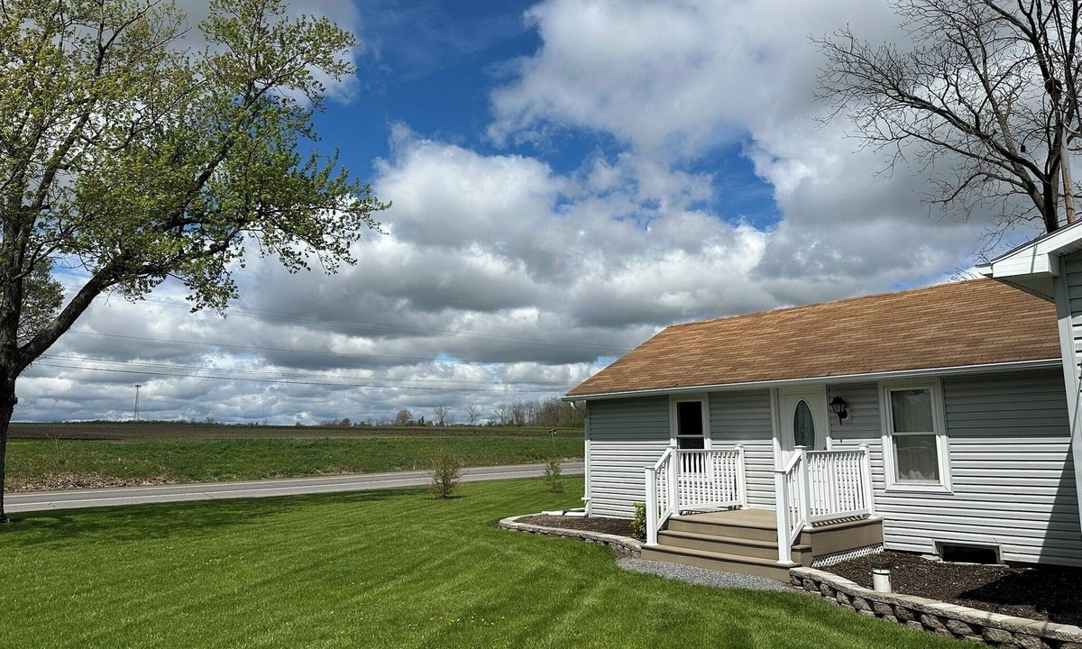 Town of Torrey Cottage | Finger Lakes Country Corner Cottage
