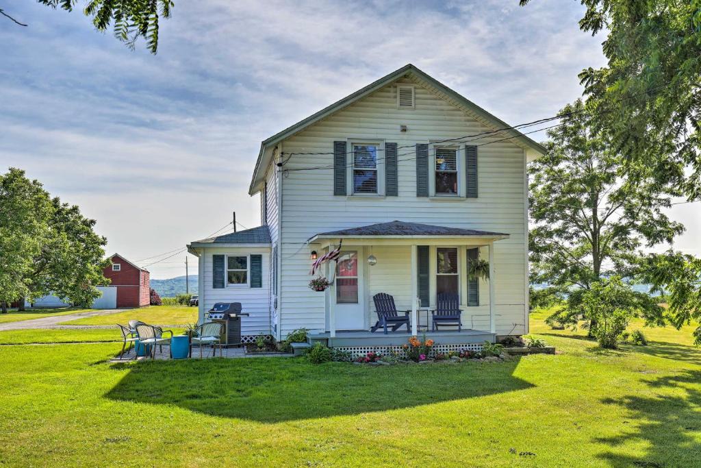 Hector House | Finger Lakes Farm Retreat: Walk to Wineries!