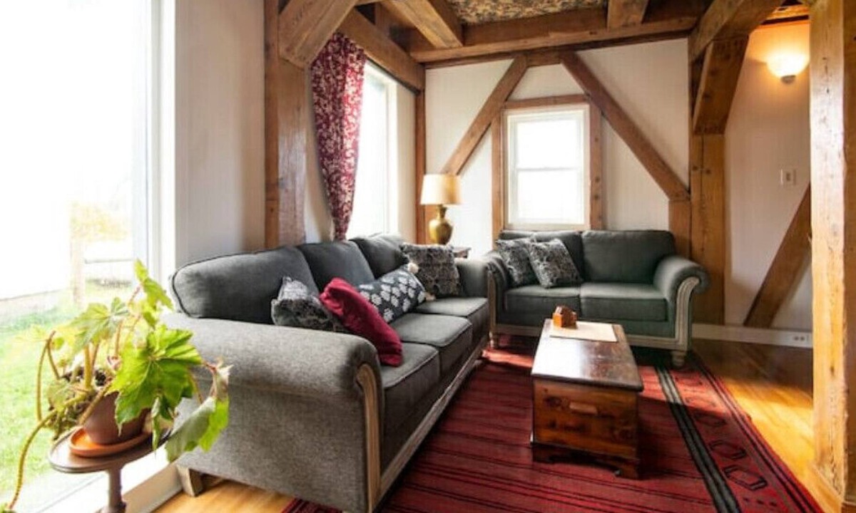 Valois House | Finger lakes getaway ! Wild Mulberry House