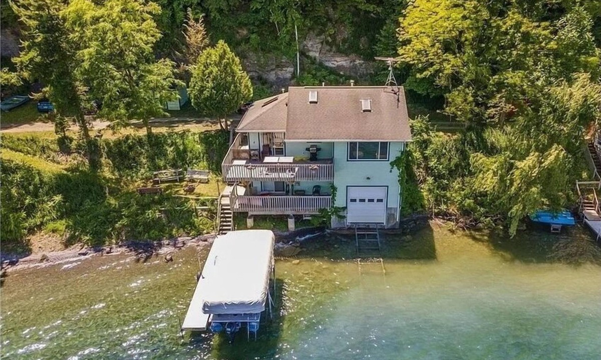 Poplar Ridge House | FingerLakes- Owasco Lake Escape