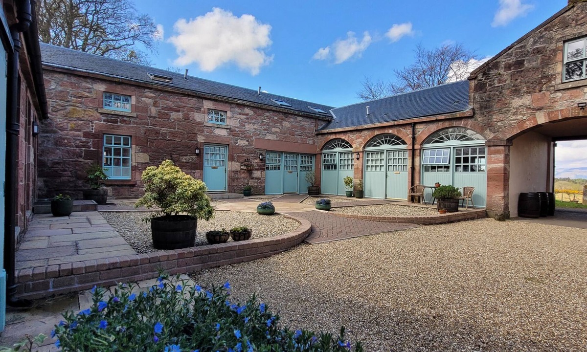 Glasgow Cottage | Finnich Cottages