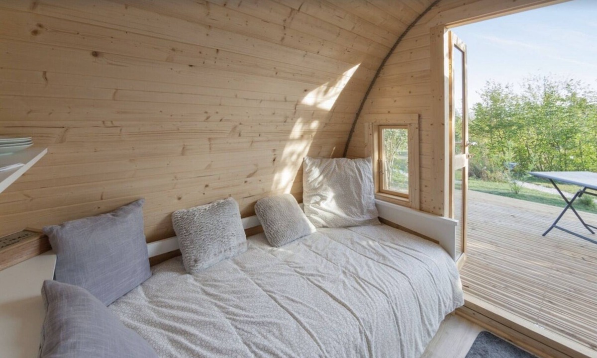Flocourt Bed & Breakfast | FINNISH Pod Cottage - Le petit flo