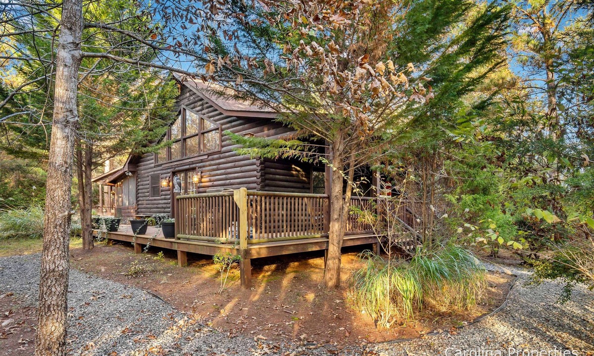 Vein Mountain Cabin | Fiona's Forest Haven by Carolina Properties - Mother's Day Weekend