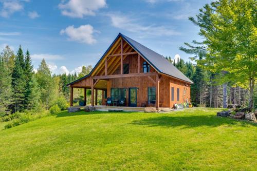 Stannard House | Fire Pit and Views Pet-Friendly Vermont Cabin