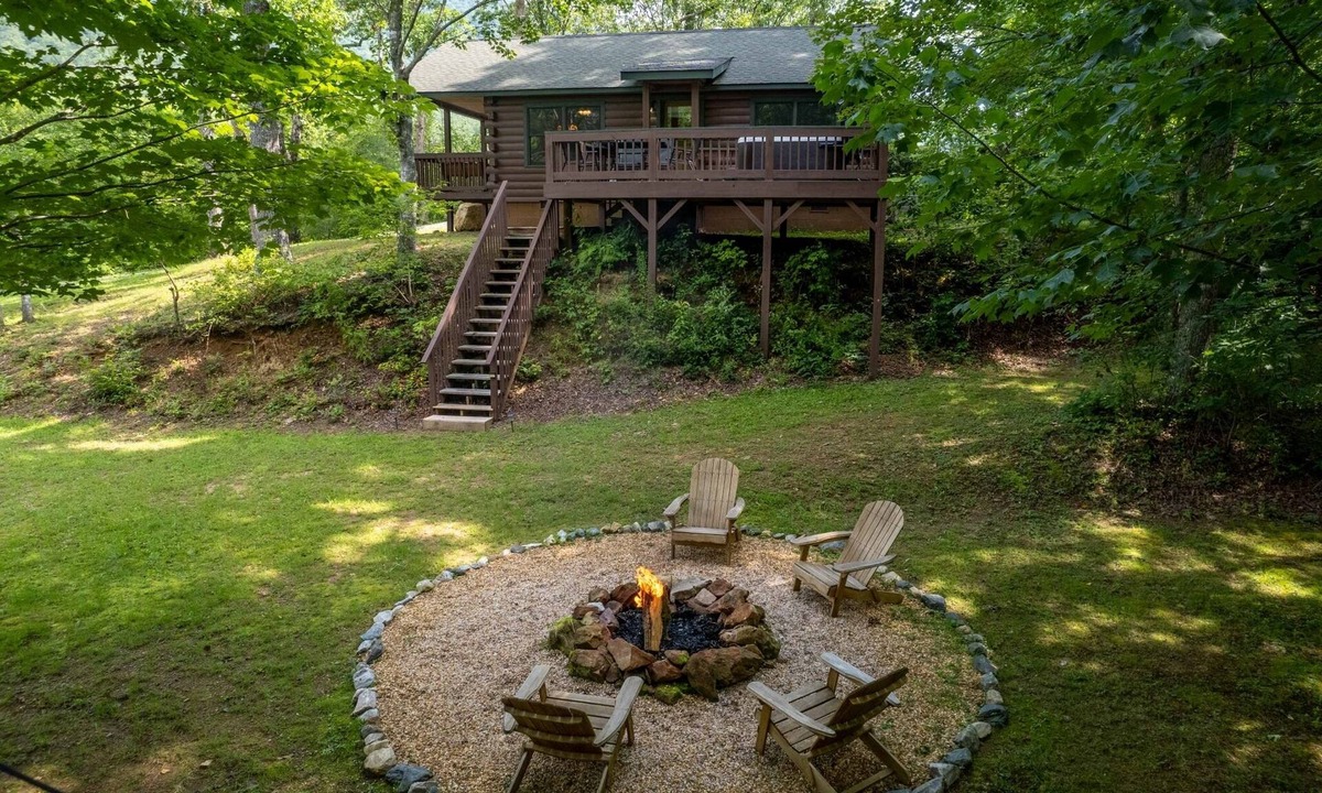 Robbinsville Cabin | Fire Pit - Covered Porch - Gas Grill