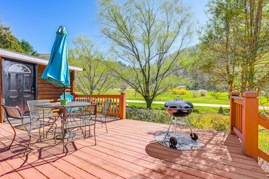 Robbinsville House | Fire Pit & Decks: Creekside Cabin in Robbinsville