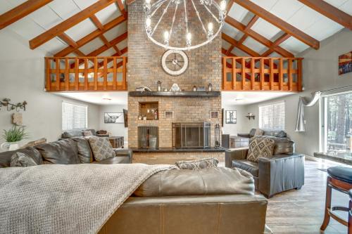 Heber House | Fire Pit & Grill: Spacious 'Forest Lakes Chalet'
