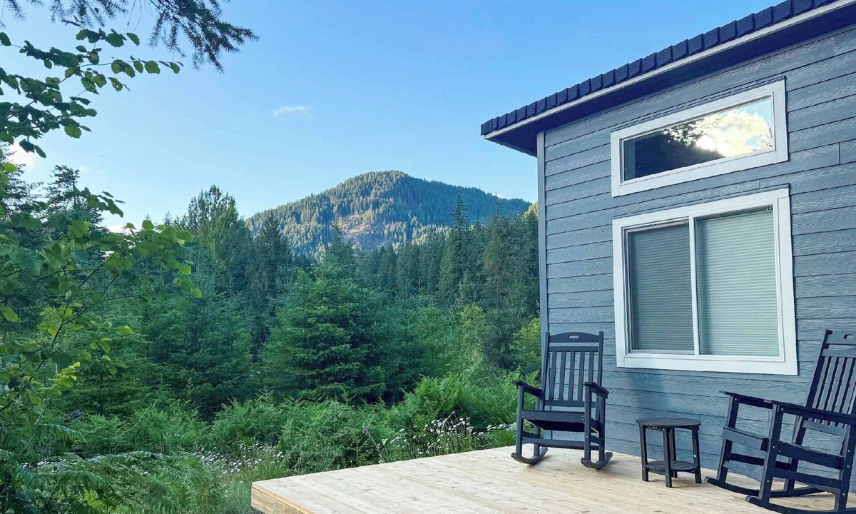 Carson Cabin | Fire Pit & Mtn Views! Cabin, Steps to Wind River