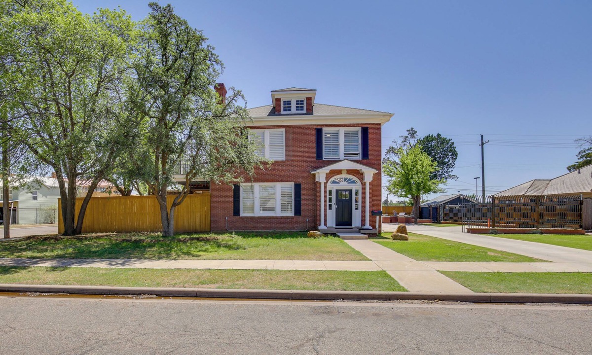 South Overton House | Fire Pit & Pergola! Renovated Brick Beauty By TTU