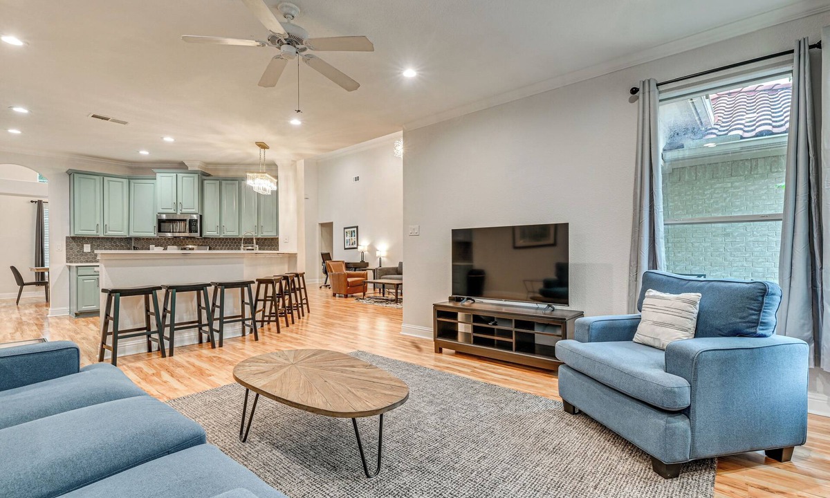 Las Colinas House | Fire Pit + Spacious Yard: Irving Family Home