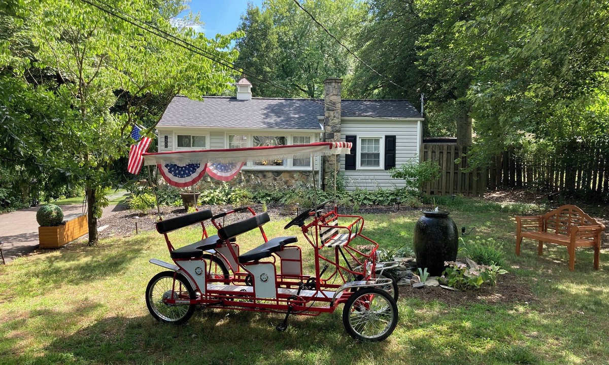 Cape Saint Claire Cottage | Firefly Cottage at the Cape, Hot Tub, Community beach, Strawberry festival, USNA