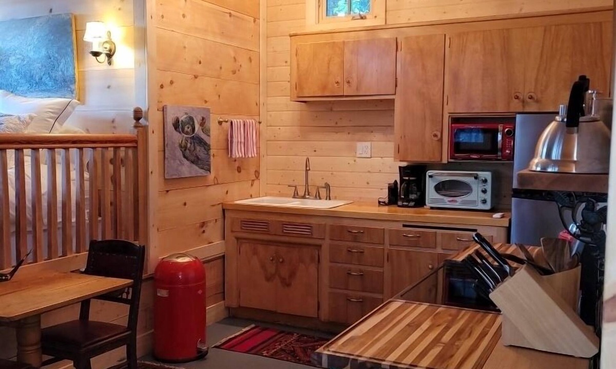 Grapeview Cabin | Firehouse House, Orchard Beach