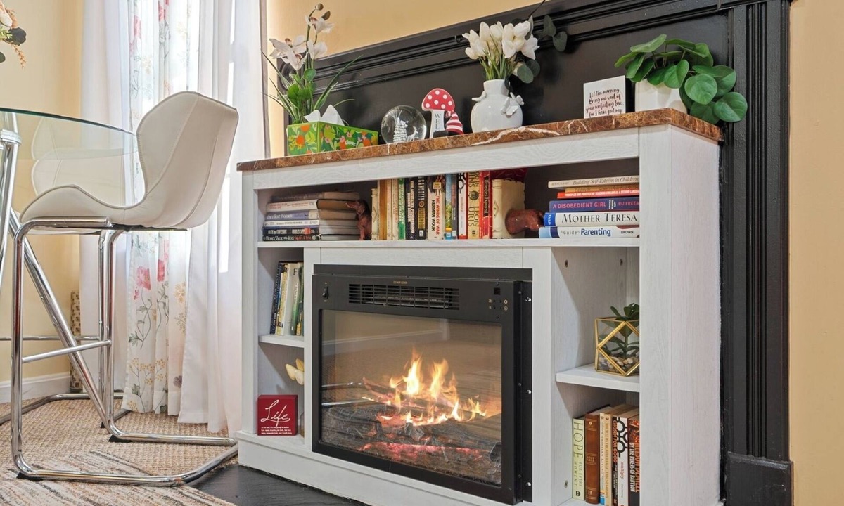 Centreville Apartment | Fireplace BBQ Grill Patio Treadmill
