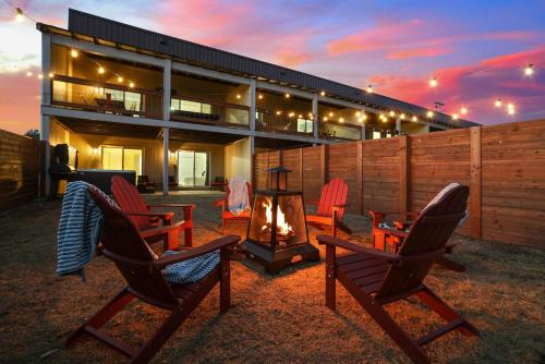 Custer Apartment | Fireside Haven - Hot Tub & Downtown Walkable