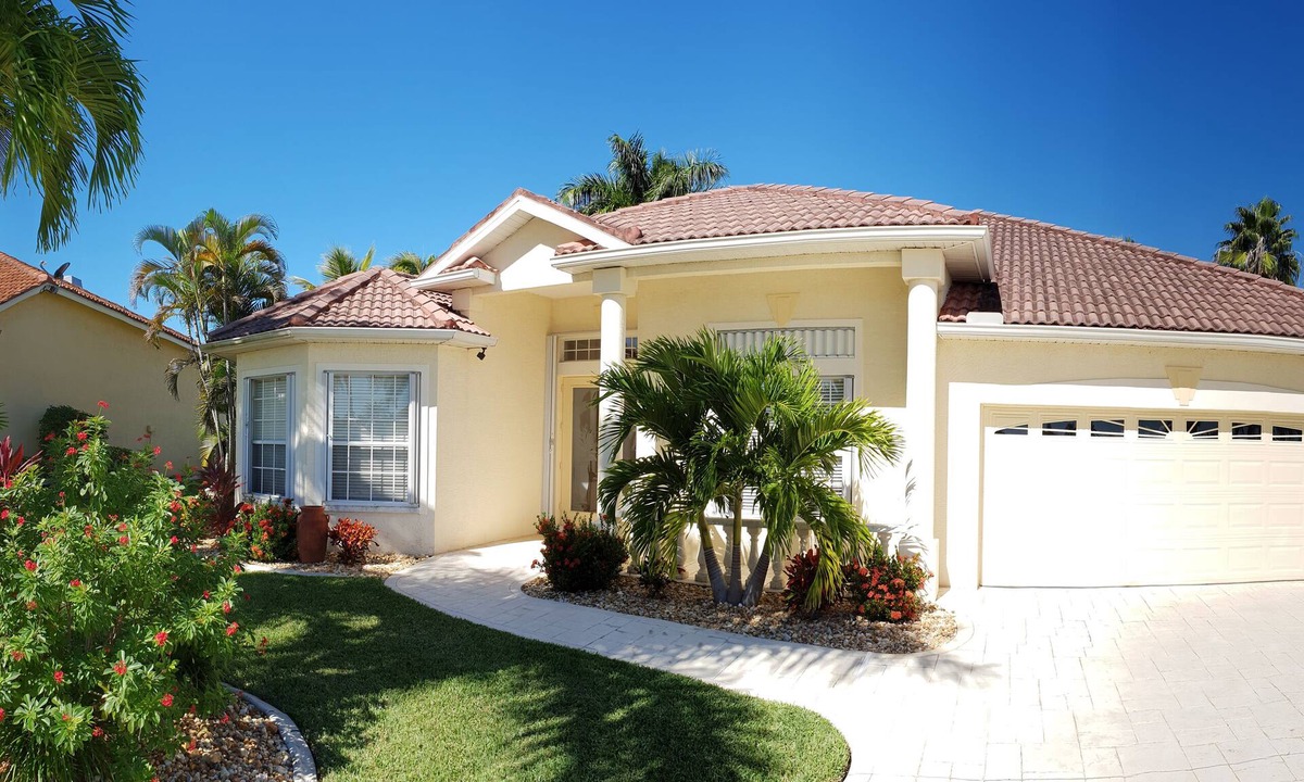 Eight Lakes Villa | First class location by Lake Britannia with direct gulf access