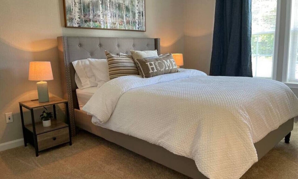 Western Branch North Apartment | First Class Lvng - 2BR, 2BA, cool/cozy