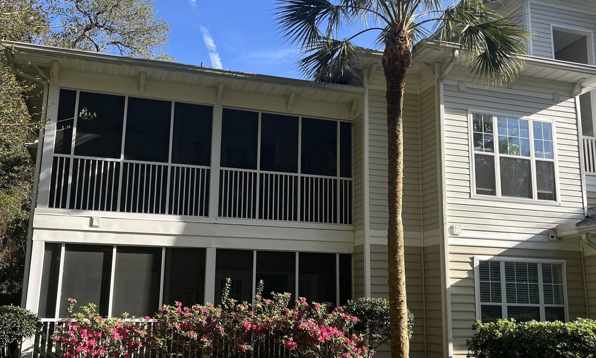 Saint Simons Heights Condo | First floor end unit freshly painted with Updated master bath, and kitchen.