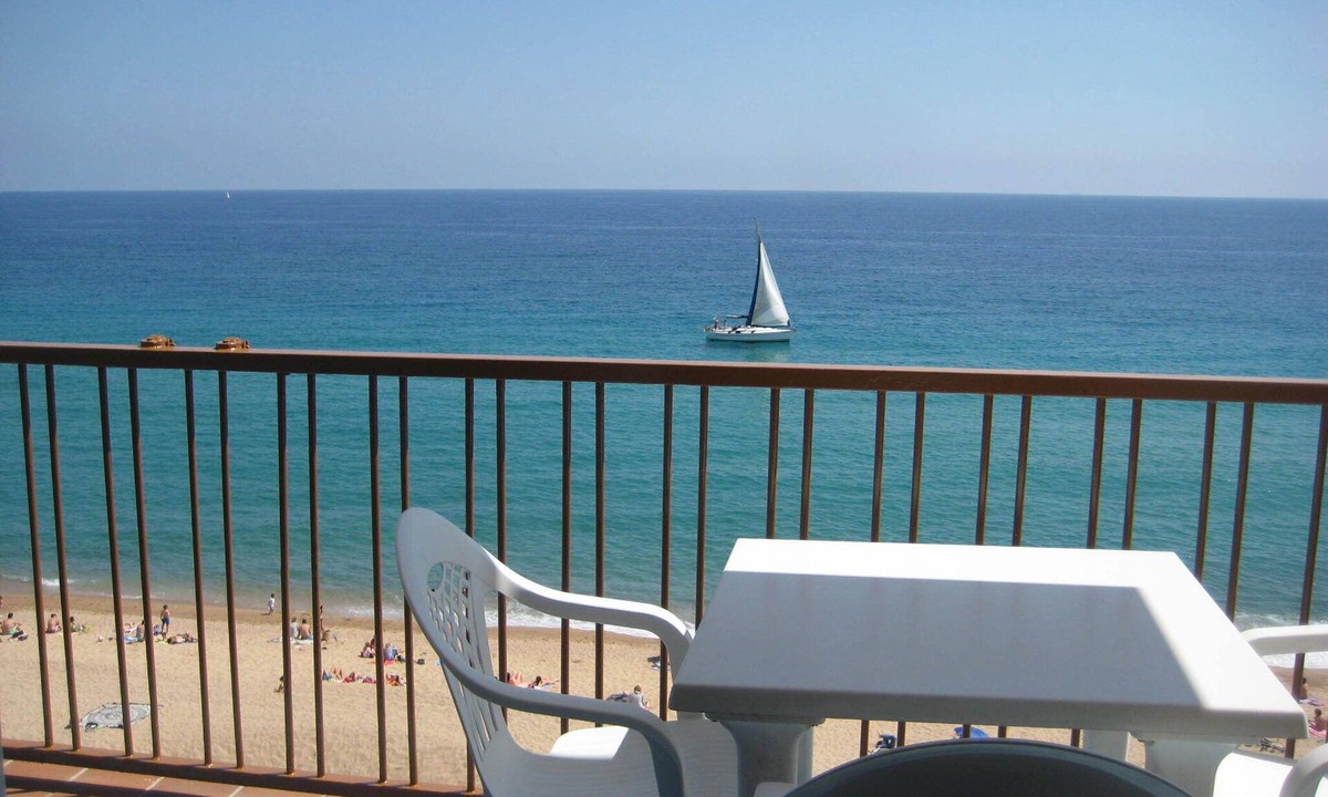 Blanes Apartment | First sea line 5 seats