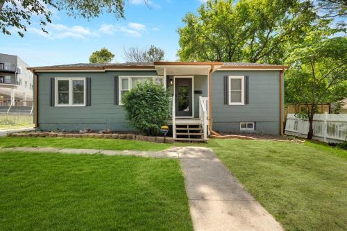 Lee's Summit House | FirstMarket-Opulent Downtown Getaway