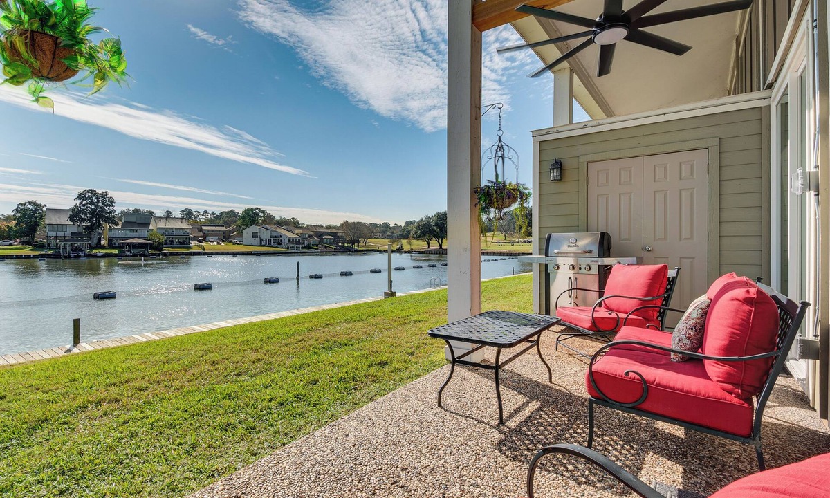 April Sound House | Fish & Boat on Lake Conroe: Waterfront Retreat!