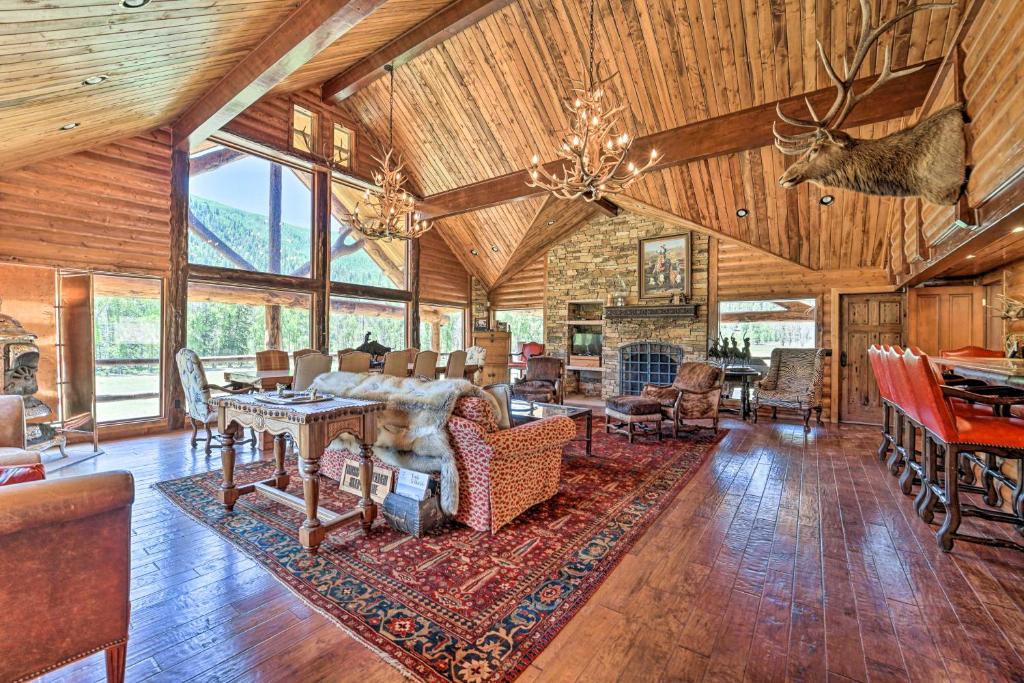 Dolores House | ‘Fish Creek Ranch’ in Dolores: Hot Tub & Game Room
