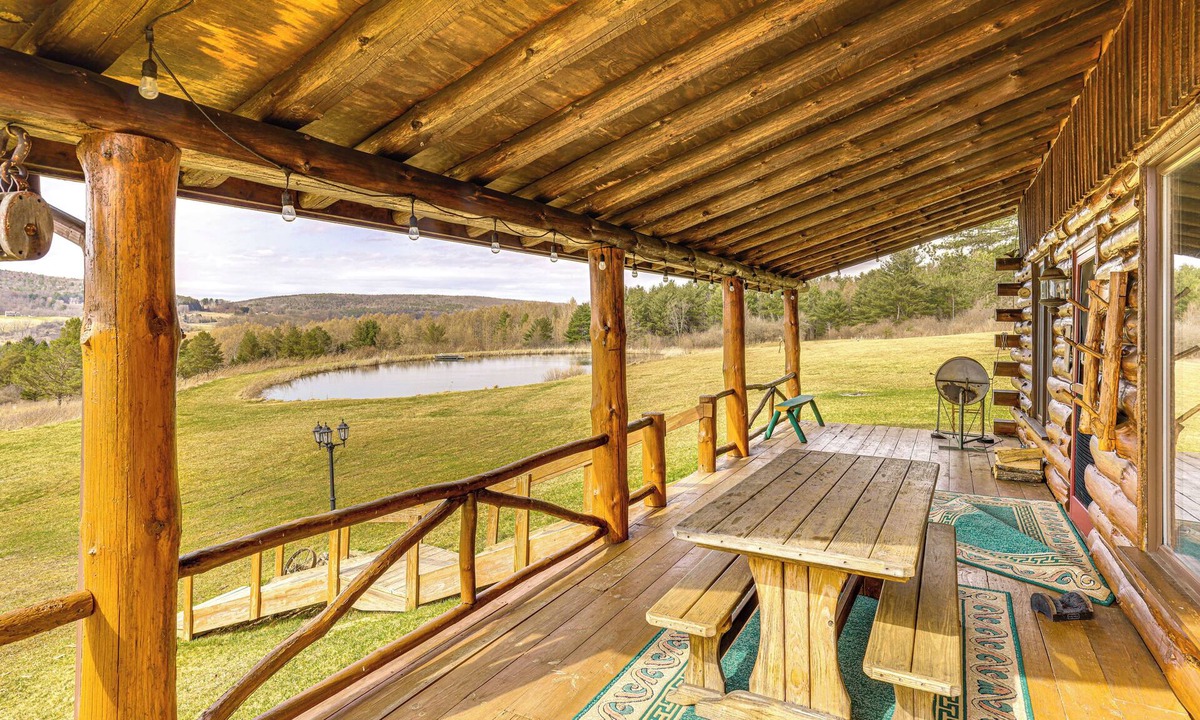 Hornell Cabin | Fish & Hike on 180 Acres! Log Cabin in Almond