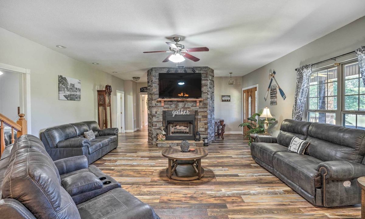 Trenton House | Fish, Kayak & More: Lakefront Georgia Home