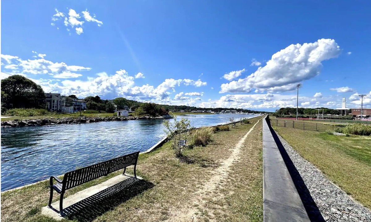 Gloucester Apartment | Fish & Ships on Canal: Steps to Ocean, Blvd, Park