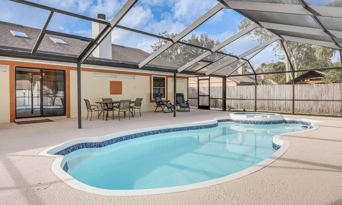 Girvin House | Fish, Surf & Sun! Charmer 5 Mi to Neptune Beach