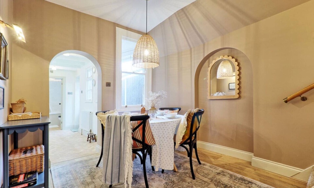 Leigh-on-Sea Cottage | Fisherman's Cottage Old Leigh