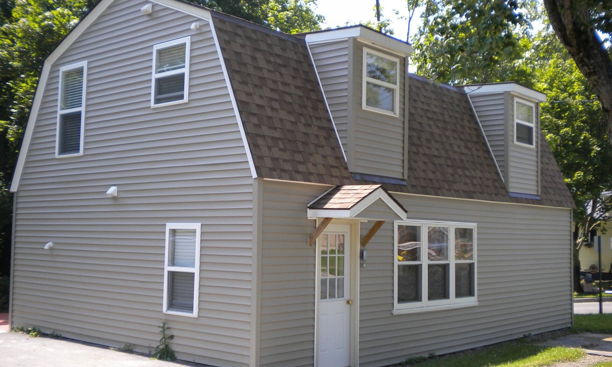 Pulaski House | Fisherman's Dream Location By Salmon River! Lake Ontario Sandy Beaches!