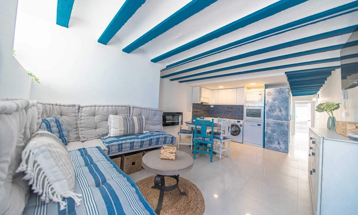 Torreblanca House | Fisherman's house facing the sea. First Line.