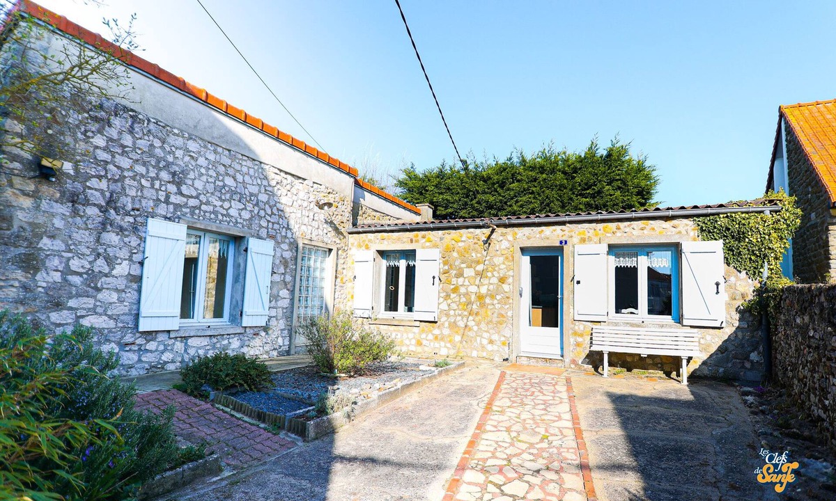 Wissant House | Fisherman's house in typical coastal village