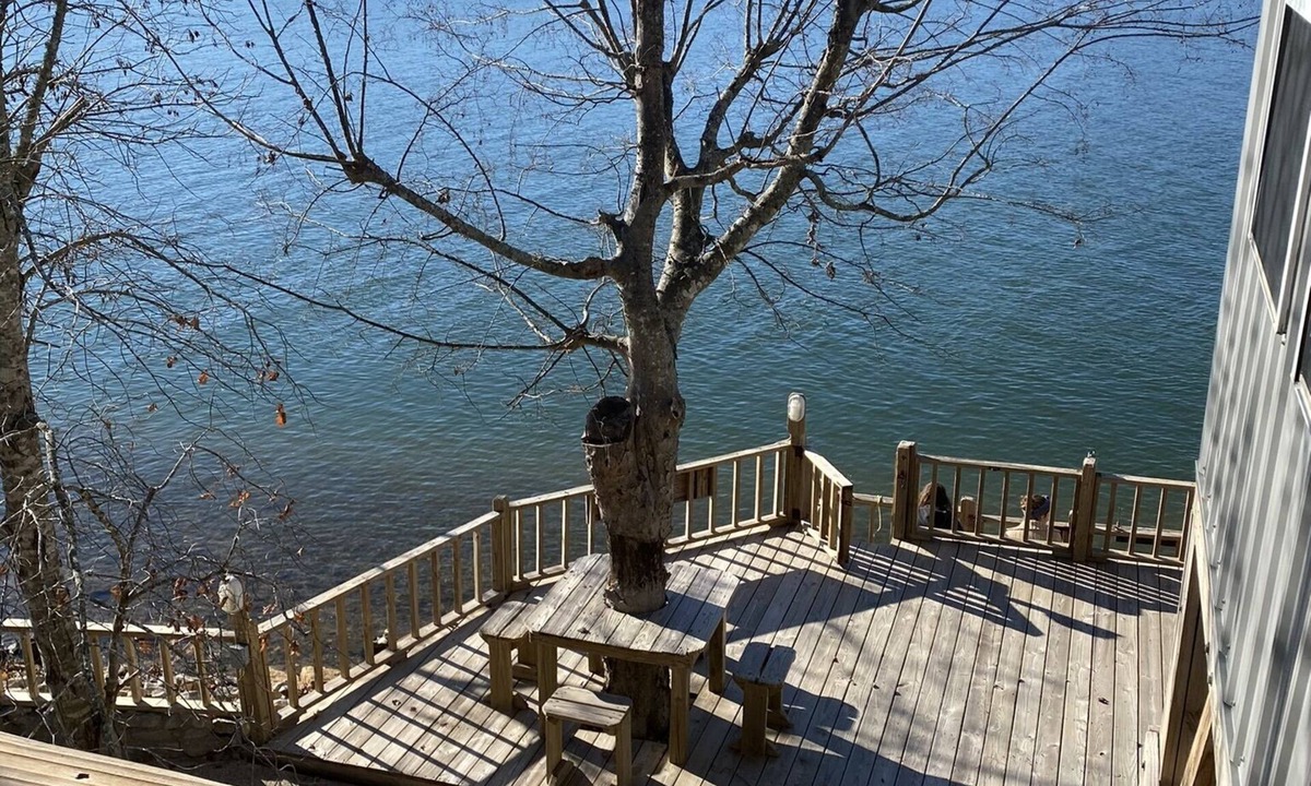 Lobelville House | Fisherman's River Hideaway with private dock