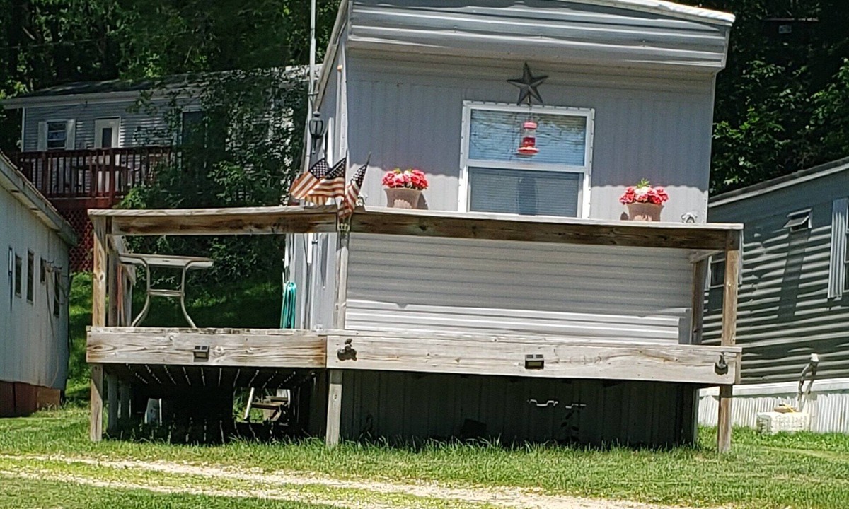 Ferryville House | Fishermans Hideaway on Pool 9