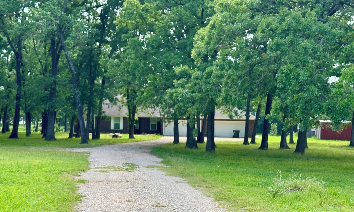 Kerens House | Fisherman’s Lakeside Hideaway on Richland Chambers Lake
