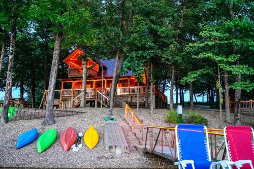 Goodson House | Fishing Boats Coming Spring '26! Macks Creek Cabin