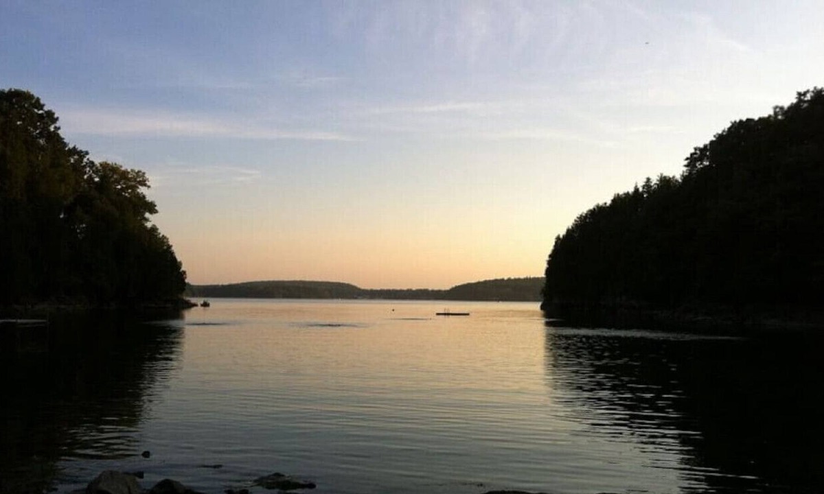 Colchester Cabin | Fishing Cabin on Mallets Bay