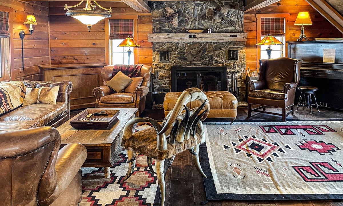 Methow Valley House | Fishing Lodge on Methow River with Pool and Hot Tub