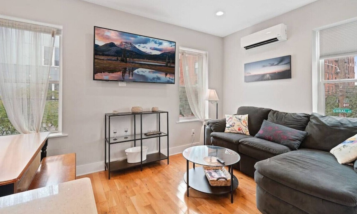 Kensington House | Fishtown Home with Arcade | 5 BDRMS