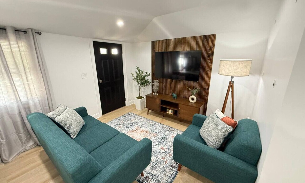 Fitchburg Apartment | Fitchburg quiet side modern 2BD.